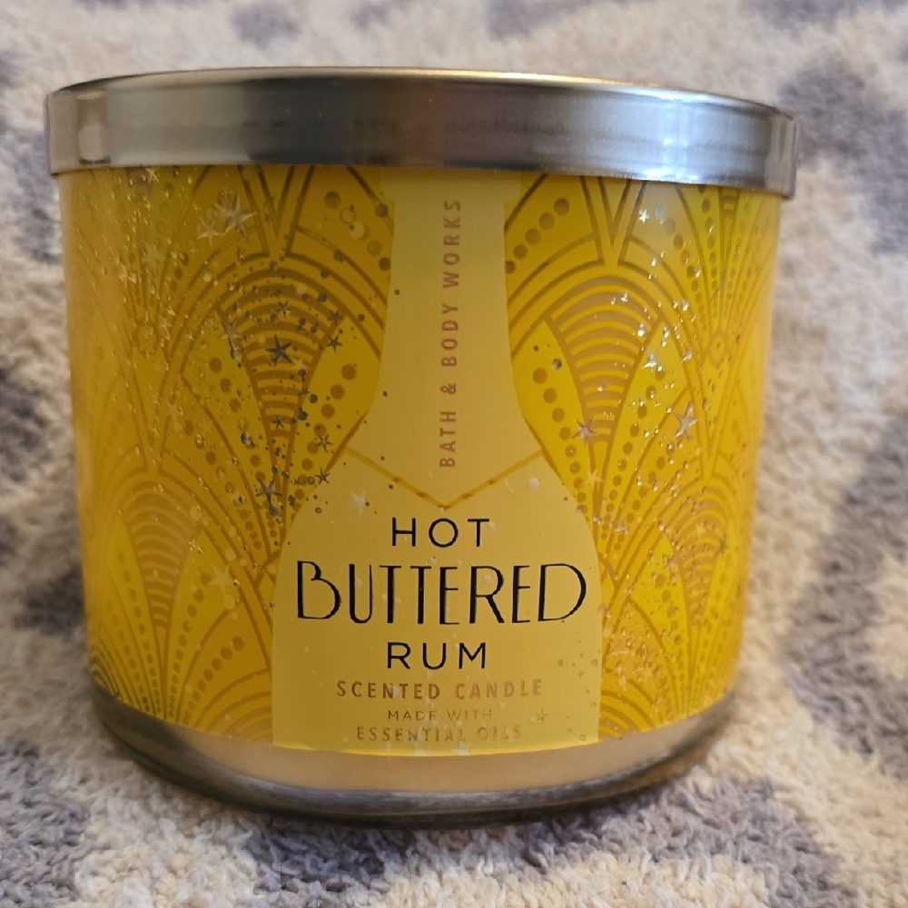 Bath & Body Works Hot Buttered Rum 3 Wick Candle - New